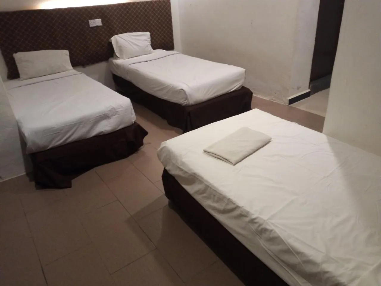 Station Budget Hotel Batu Feringgi
